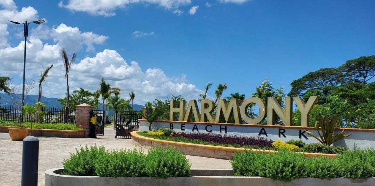 Falcon Shoreline- Airport Pickup Available - Gated-Security Teluk Montego Bagian luar foto